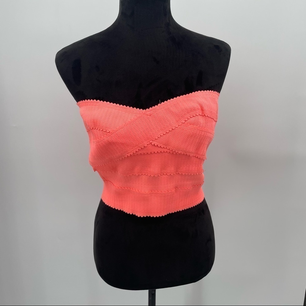 NEW! Lulumari Coral Crop Top
